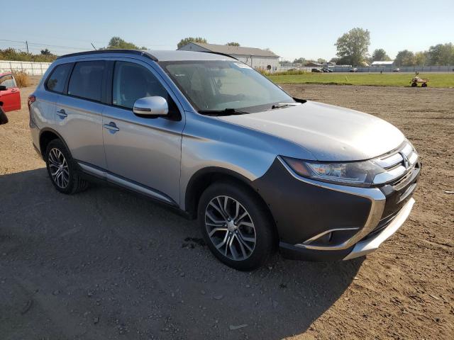  MITSUBISHI OUTLANDER 2016 Серебристый