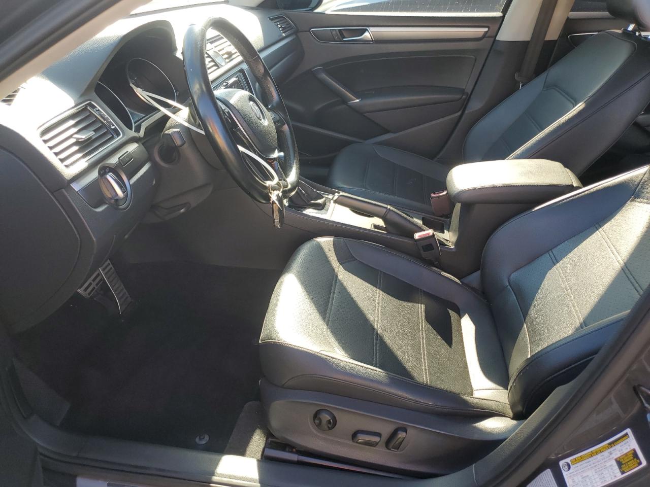 2017 Volkswagen Passat R-Line VIN: 1VWDT7A30HC005443 Lot: 71732875