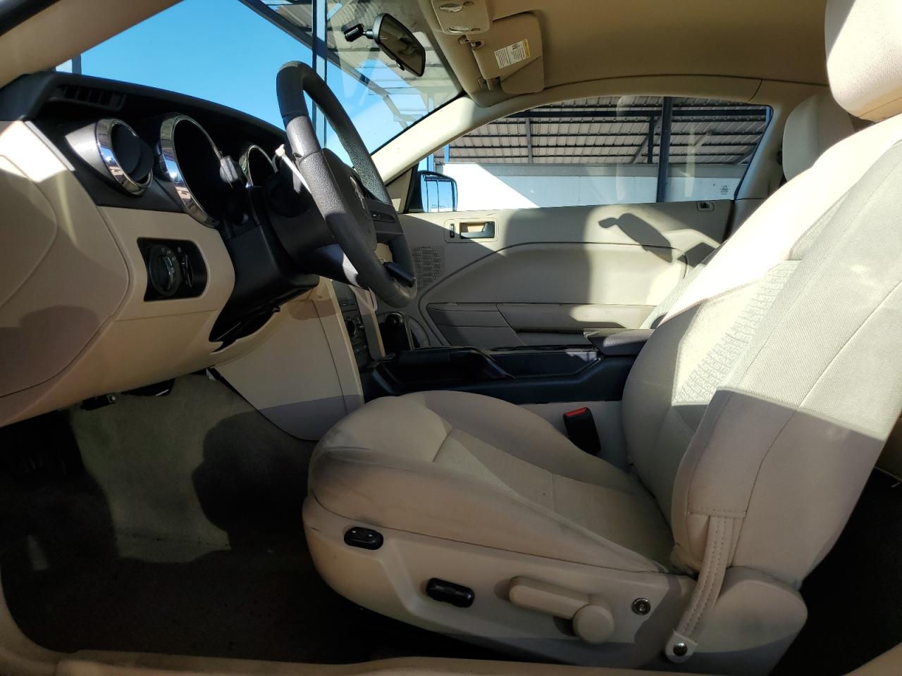 2005 Ford Mustang VIN: 1ZVFT80N655138578 Lot: 81773235