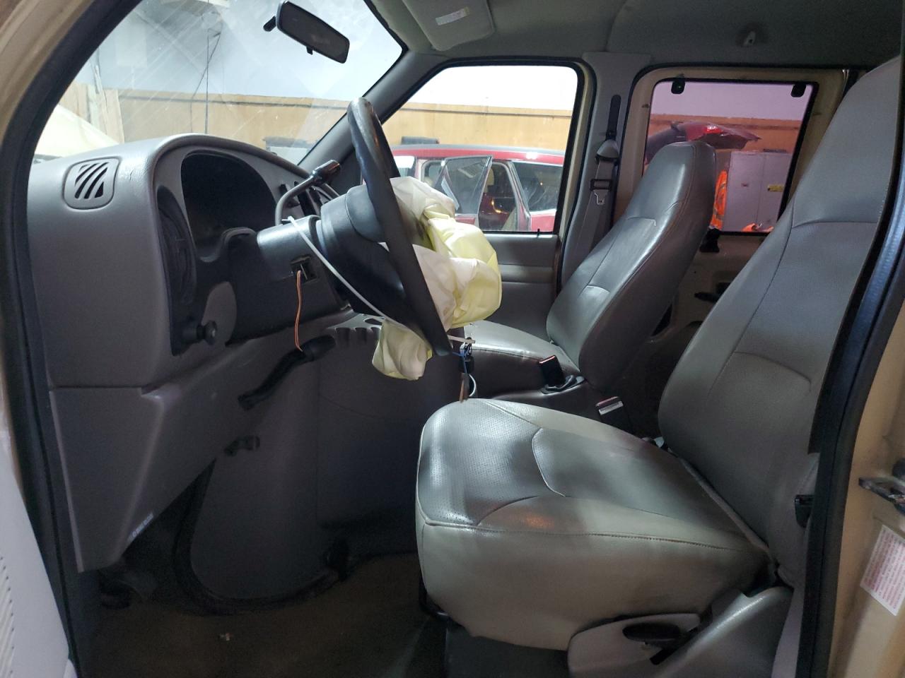 2000 Ford Econoline E350 Super Duty Wagon VIN: 1FBSS31F9YHB27404 Lot: 80470545