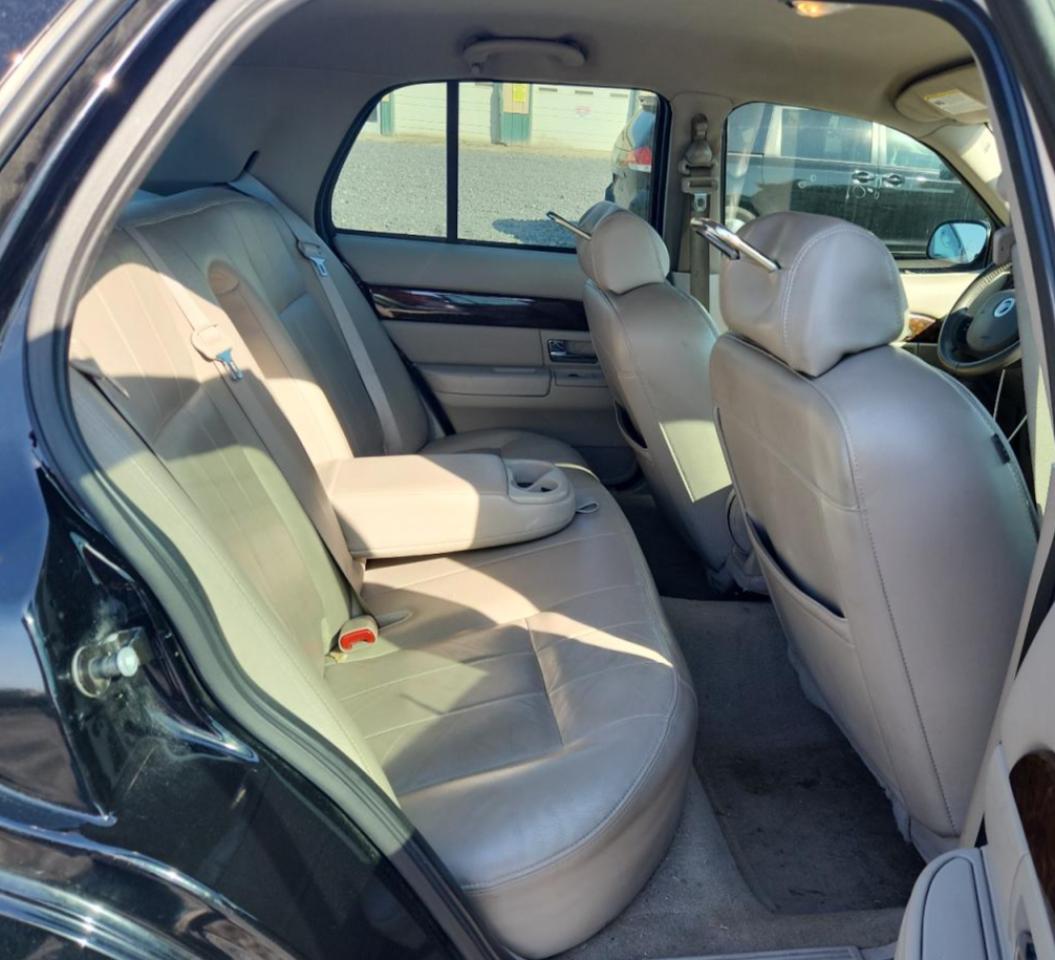 2011 Mercury Grand Marquis Ls VIN: 2MEBM7FVXBX611424 Lot: 84618335