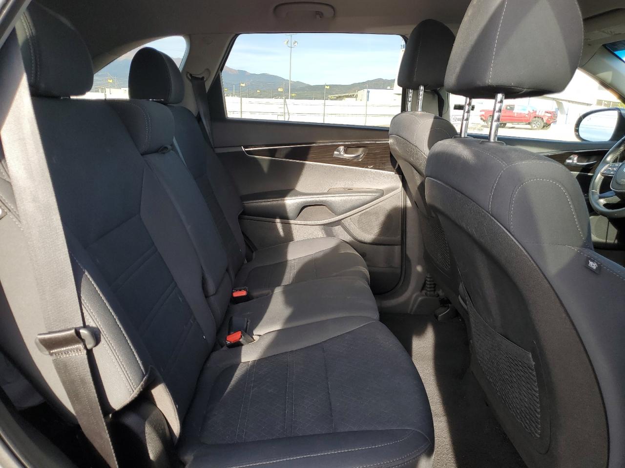 2019 Kia Sorento L VIN: 5XYPGDA38KG528456 Lot: 86302845