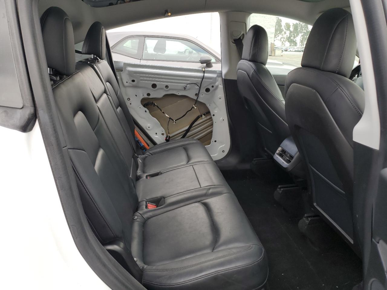 2020 Tesla Model Y VIN: 5YJYGDEE4LF017318 Lot: 71680485