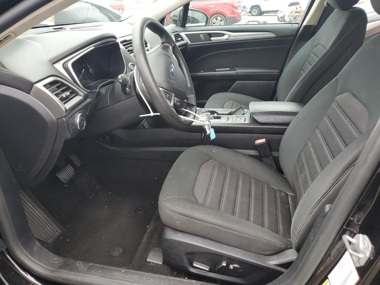 2019 Ford Fusion Se VIN: 3FA6P0LU8KR258117 Lot: 84016385