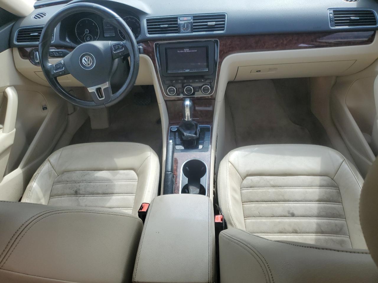 2013 Volkswagen Passat Sel VIN: 1VWCN7A37DC106298 Lot: 81647695