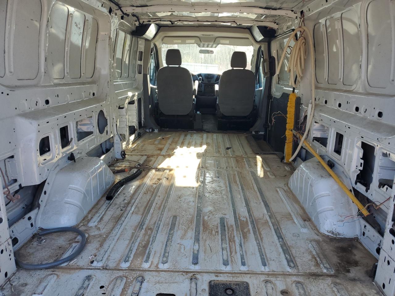 2015 Ford Transit T-250 VIN: 1FTNR2YM6FKA52177 Lot: 85203435