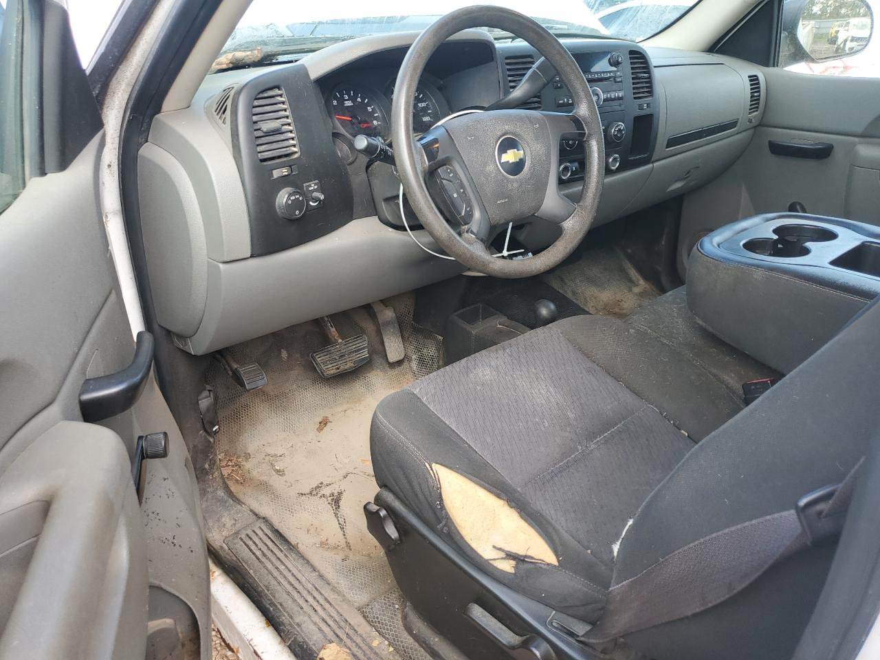 2010 Chevrolet Silverado K1500 VIN: 1GCPKPEA0AZ261662 Lot: 81443995