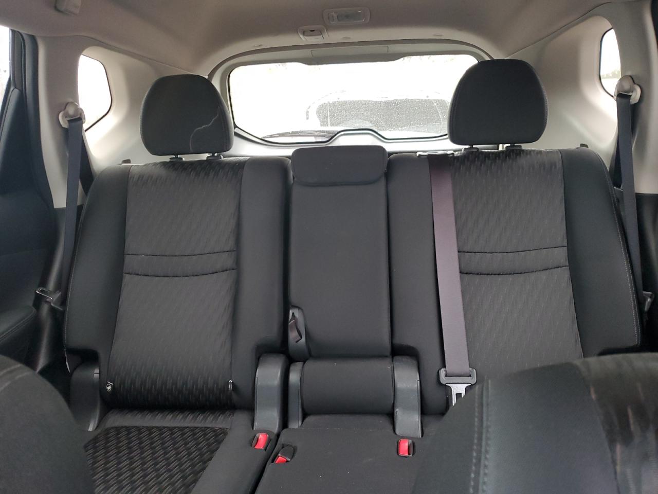 2018 Nissan Rogue S VIN: KNMAT2MVXJP567015 Lot: 80884755