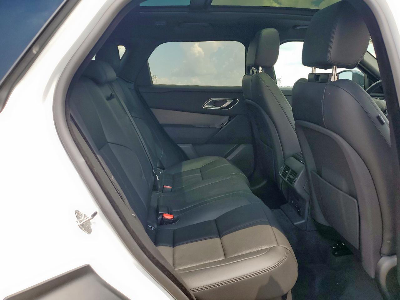 2026 Land Rover Range Rover Velar S VIN: SALYJ2EX5TA815464 Lot: 71248385