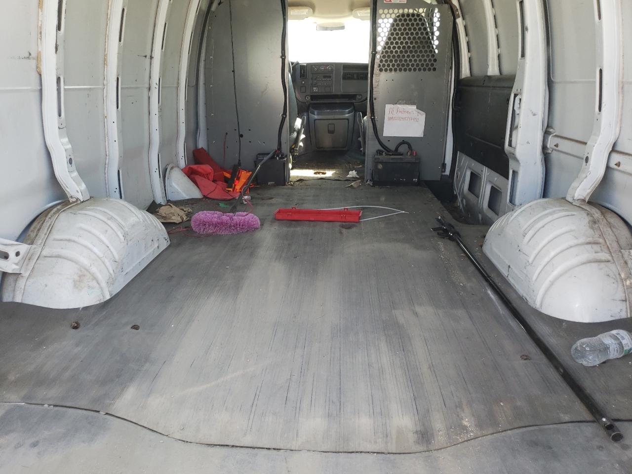 2004 Chevrolet Express G3500 VIN: 1GCHG35U241238816 Lot: 80859055