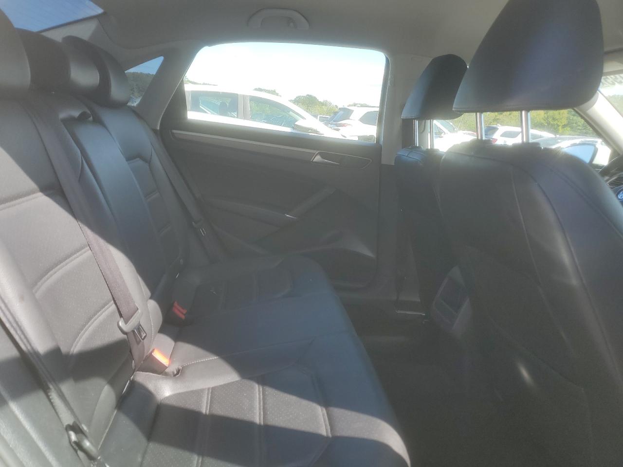 2017 Volkswagen Passat R-Line VIN: 1VWDT7A35HC068182 Lot: 80501195