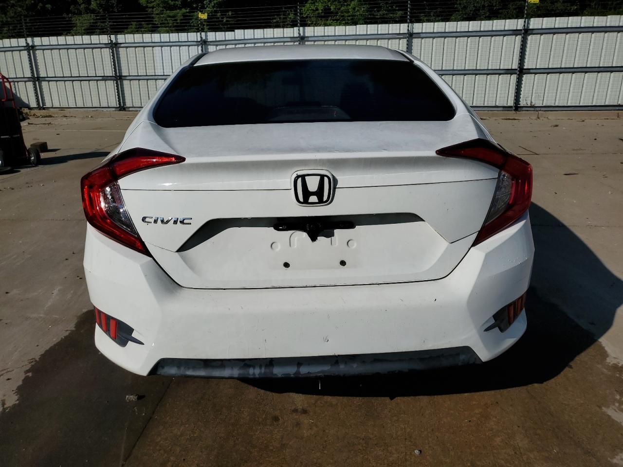 2018 Honda Civic Lx VIN: 2HGFC2F50JH586746 Lot: 80567515