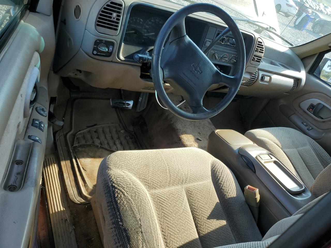 1996 Chevrolet Gmt-400 C1500 VIN: 1GCEC19M4TE208317 Lot: 71526575