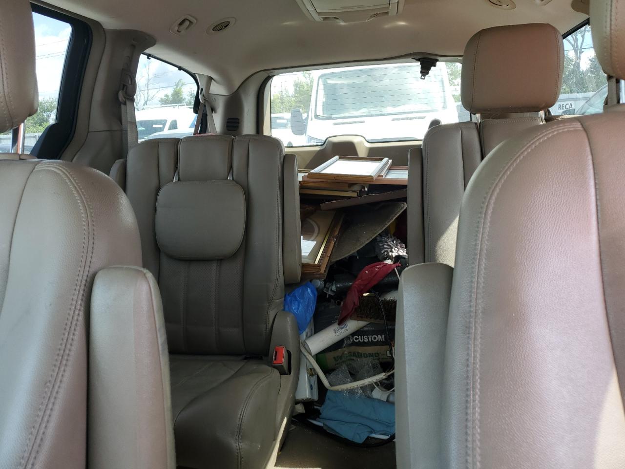 2011 Chrysler Town & Country Touring L VIN: 2A4RR8DG1BR704083 Lot: 80318935