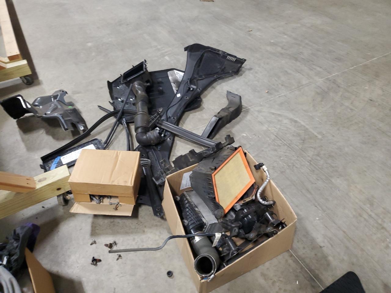 2017 Jaguar F-Pace R - Sport VIN: SADCL2BN2HA490363 Lot: 83846185