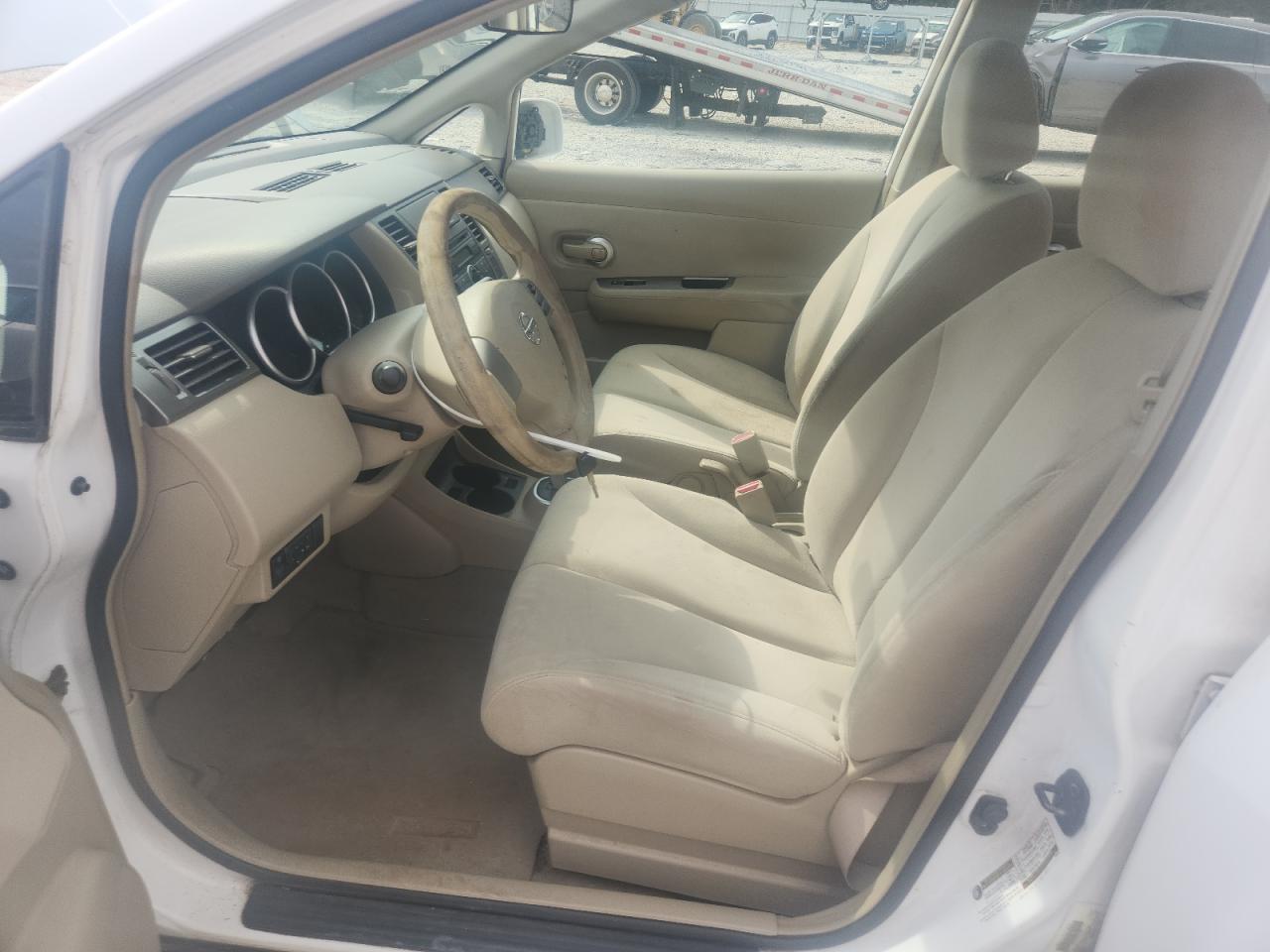 2009 Nissan Versa S VIN: 3N1BC11E89L409804 Lot: 83992855