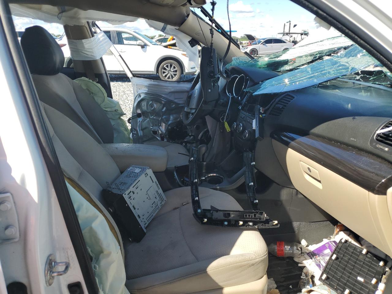 2011 Kia Sorento Base VIN: 5XYKT3A12BG135700 Lot: 81226935