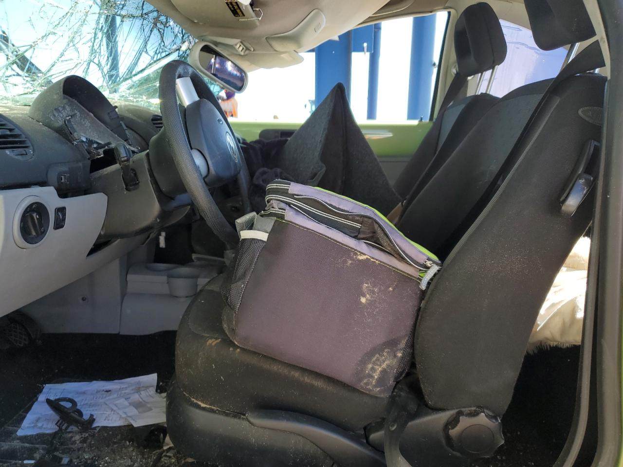 1999 Volkswagen New Beetle Gls VIN: 3VWCC21C4XM415514 Lot: 81453975