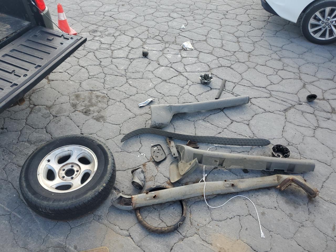 2002 Ford Explorer Sport Trac VIN: 1FMZU67EX2UC05428 Lot: 70204685