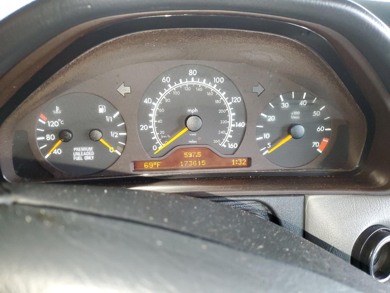 1997 Mercedes-Benz E 320 VIN: WDBJF55F0VA401089 Lot: 83848065