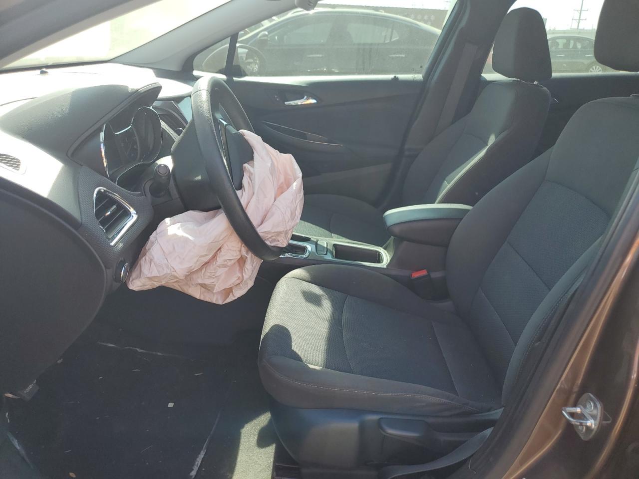 2019 Chevrolet Cruze Ls VIN: 1G1BC5SM9K7119827 Lot: 84706685