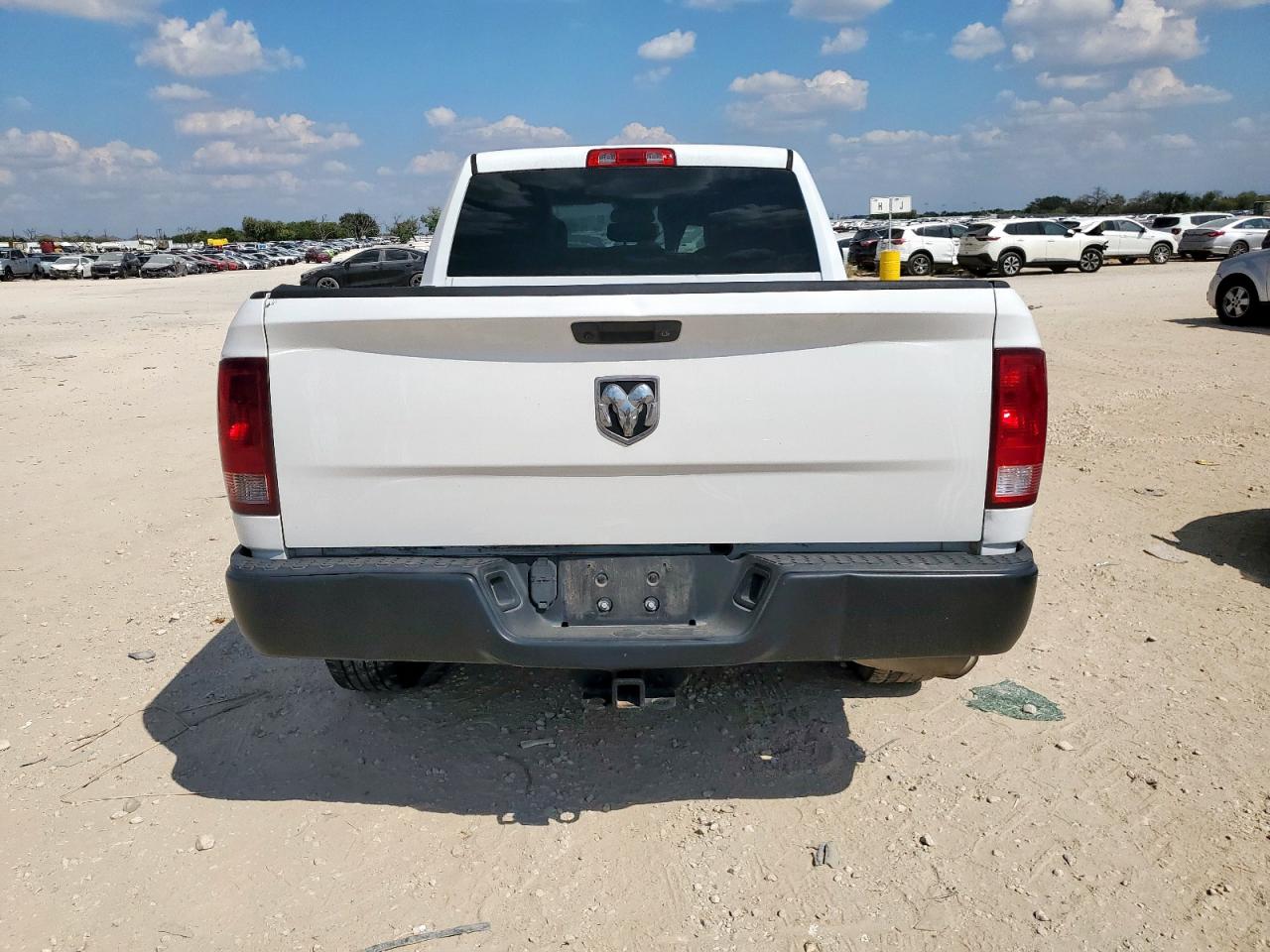 2018 Ram 1500 St VIN: 1C6RR6FG3JS336310 Lot: 82068495