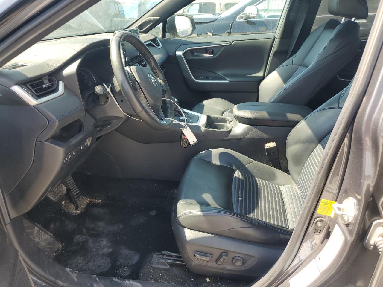 2020 Toyota Rav4 Xse VIN: 2T3EWRFV3LW087940 Lot: 64748185