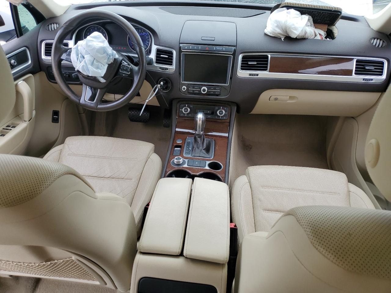 2016 Volkswagen Touareg Sport VIN: WVGEF9BP7GD011014 Lot: 83773675