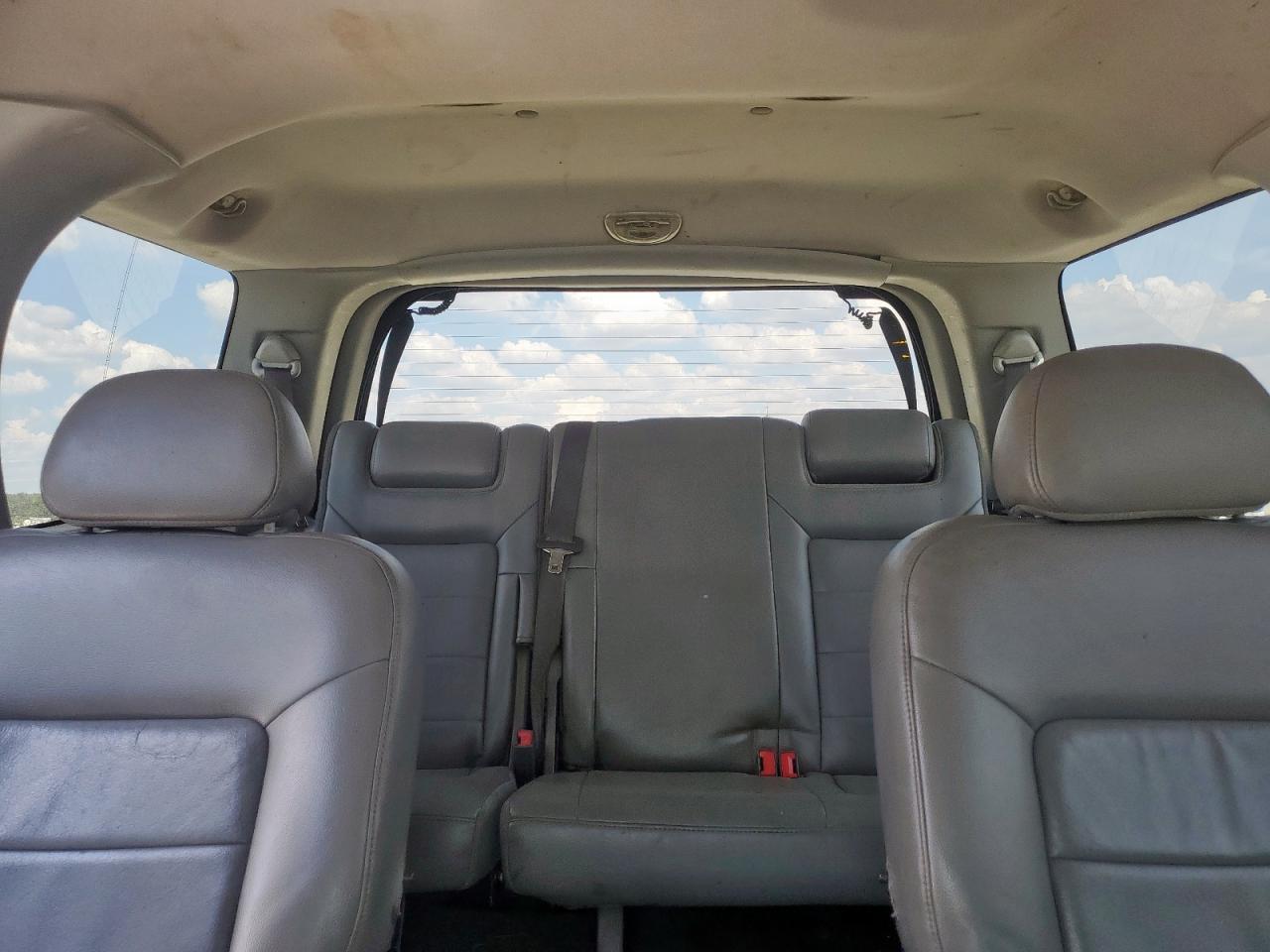 2005 Ford Expedition Xlt VIN: 1FMPU15585LA30622 Lot: 81112385