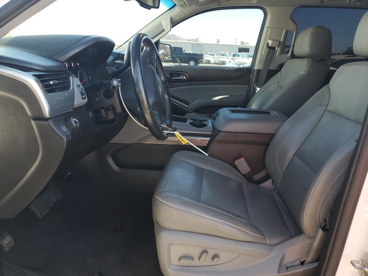 2019 Chevrolet Suburban C1500 Lt VIN: 1GNSCHKC5KR187585 Lot: 70042135