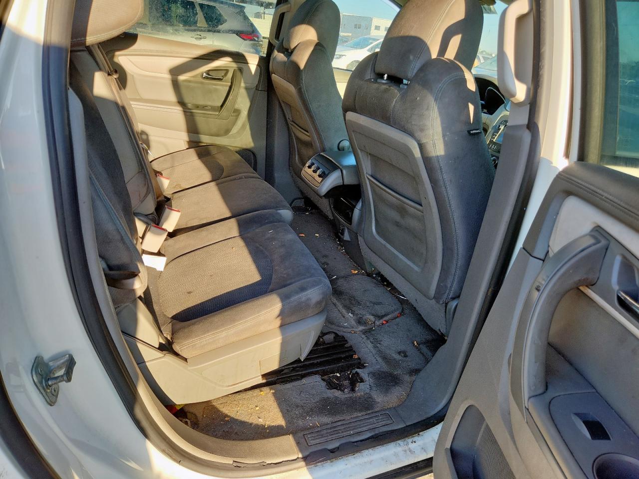 2014 Chevrolet Traverse Ls VIN: 1GNKRFED5EJ352240 Lot: 70347875