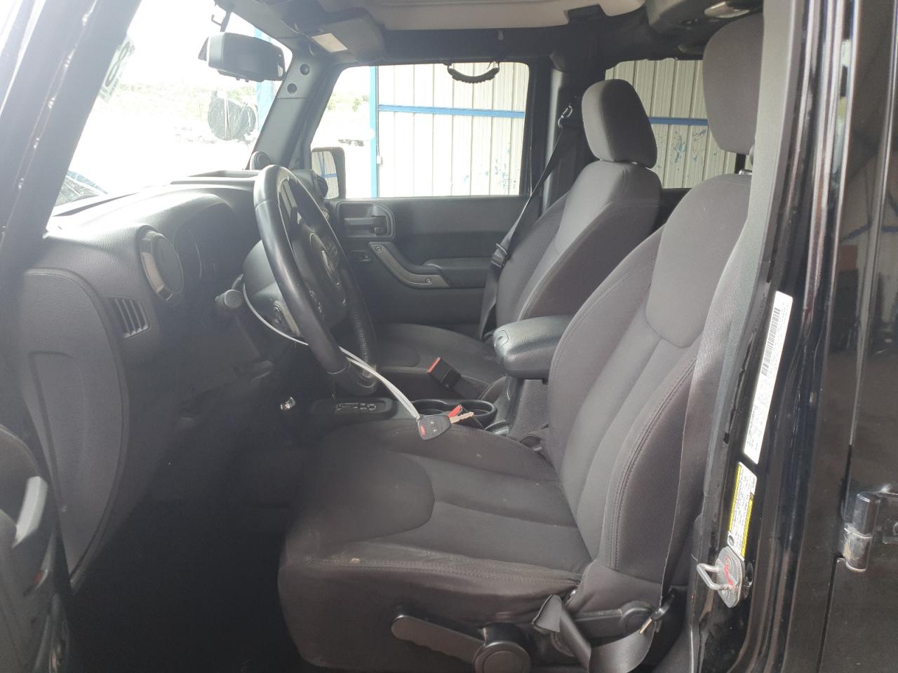 2013 Jeep Wrangler Unlimited Sport VIN: 1C4BJWDGXDL698427 Lot: 81647495