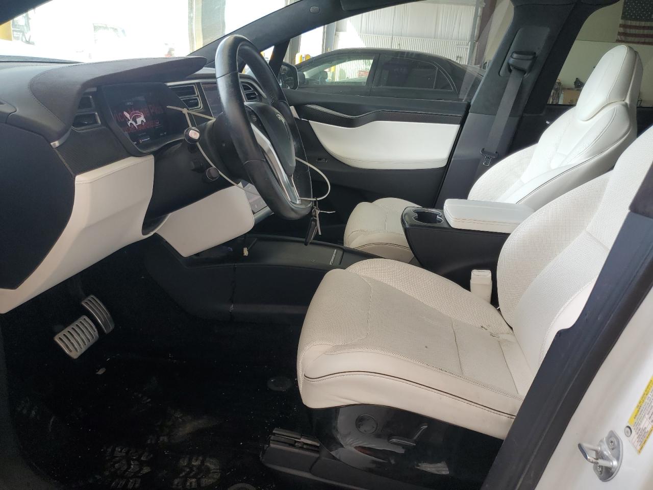 2016 Tesla Model X VIN: 5YJXCBE49GF016562 Lot: 80790175