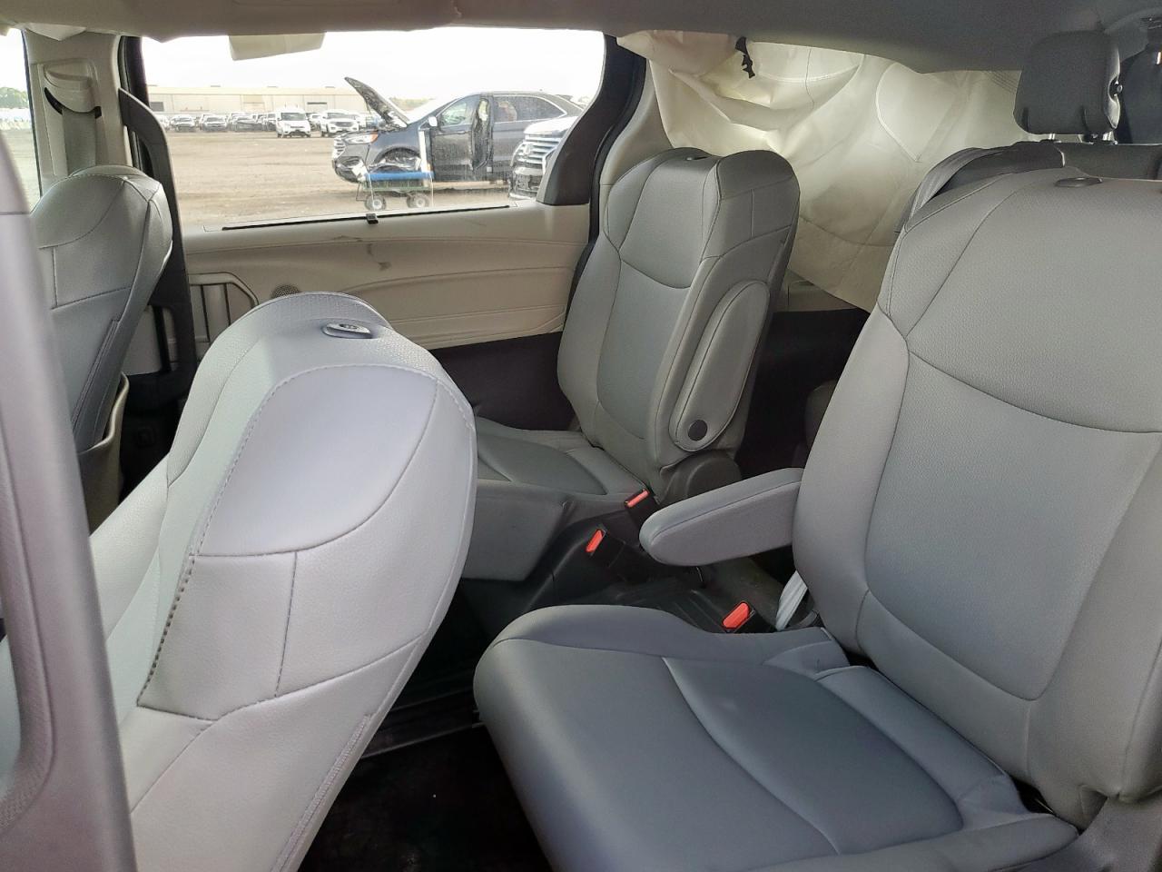 2021 Toyota Sienna Xle VIN: 5TDYRKEC9MS013811 Lot: 82081995