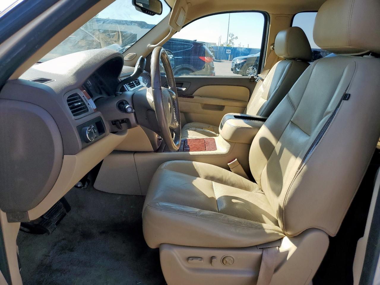 2010 Chevrolet Tahoe C1500 Ltz VIN: 1GNUCCE01AR185652 Lot: 83857405