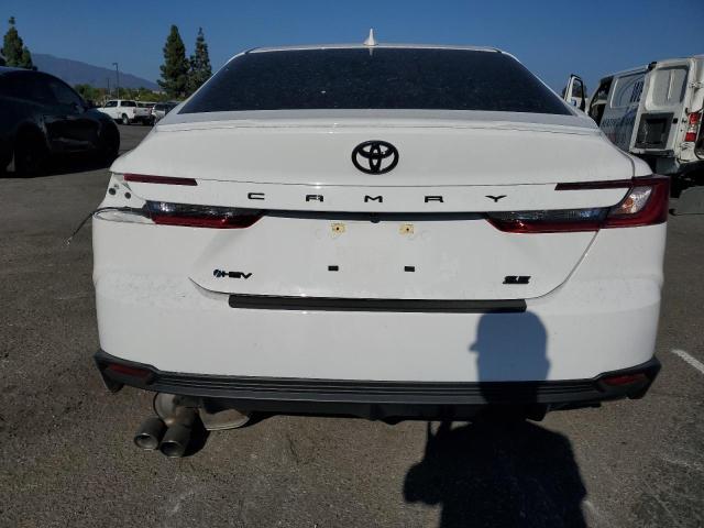  TOYOTA CAMRY 2025 Белы