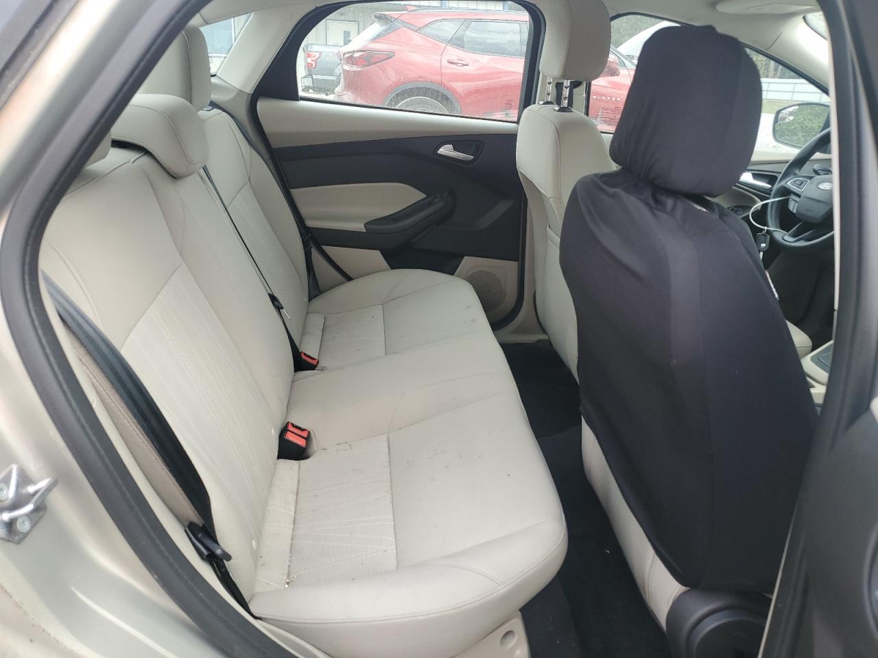 2016 Ford Focus Se VIN: 1FADP3F27GL332216 Lot: 84287835