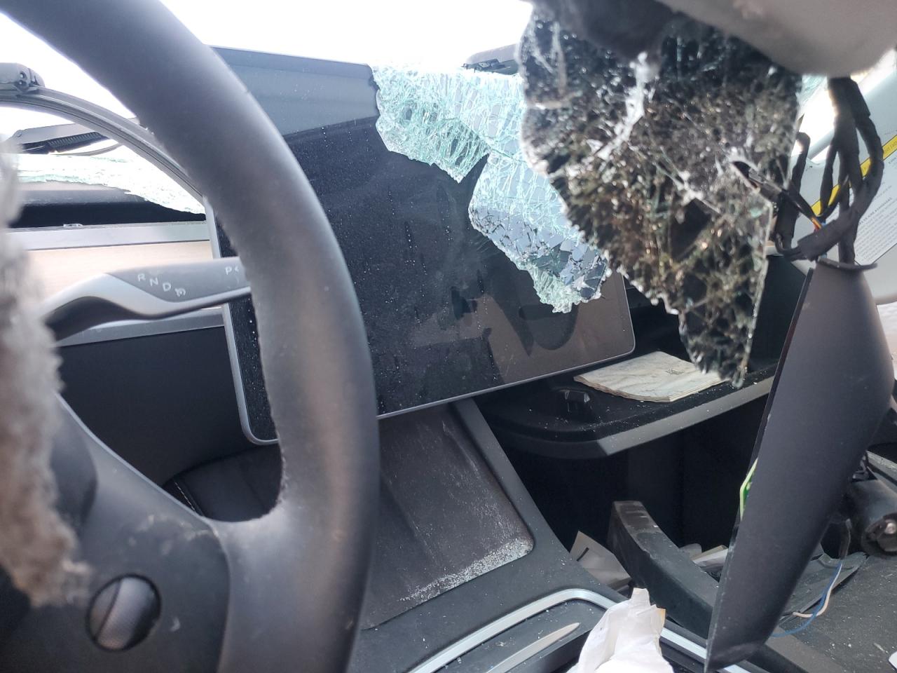 2024 Tesla Model Y VIN: 7SAYGAEE4RF074449 Lot: 71205675