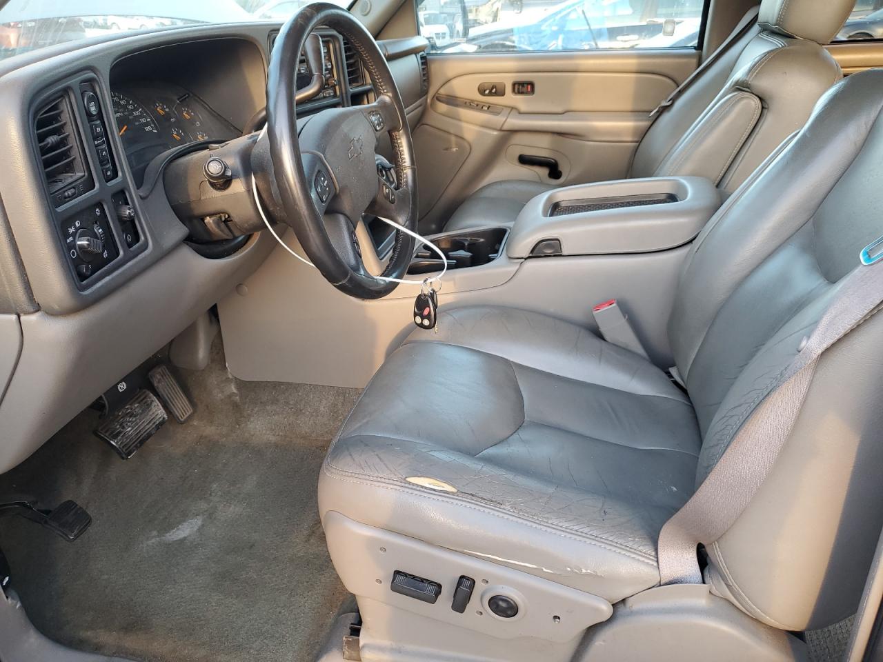 2004 Chevrolet Tahoe K1500 VIN: 1GNEK13T44R301309 Lot: 81004815