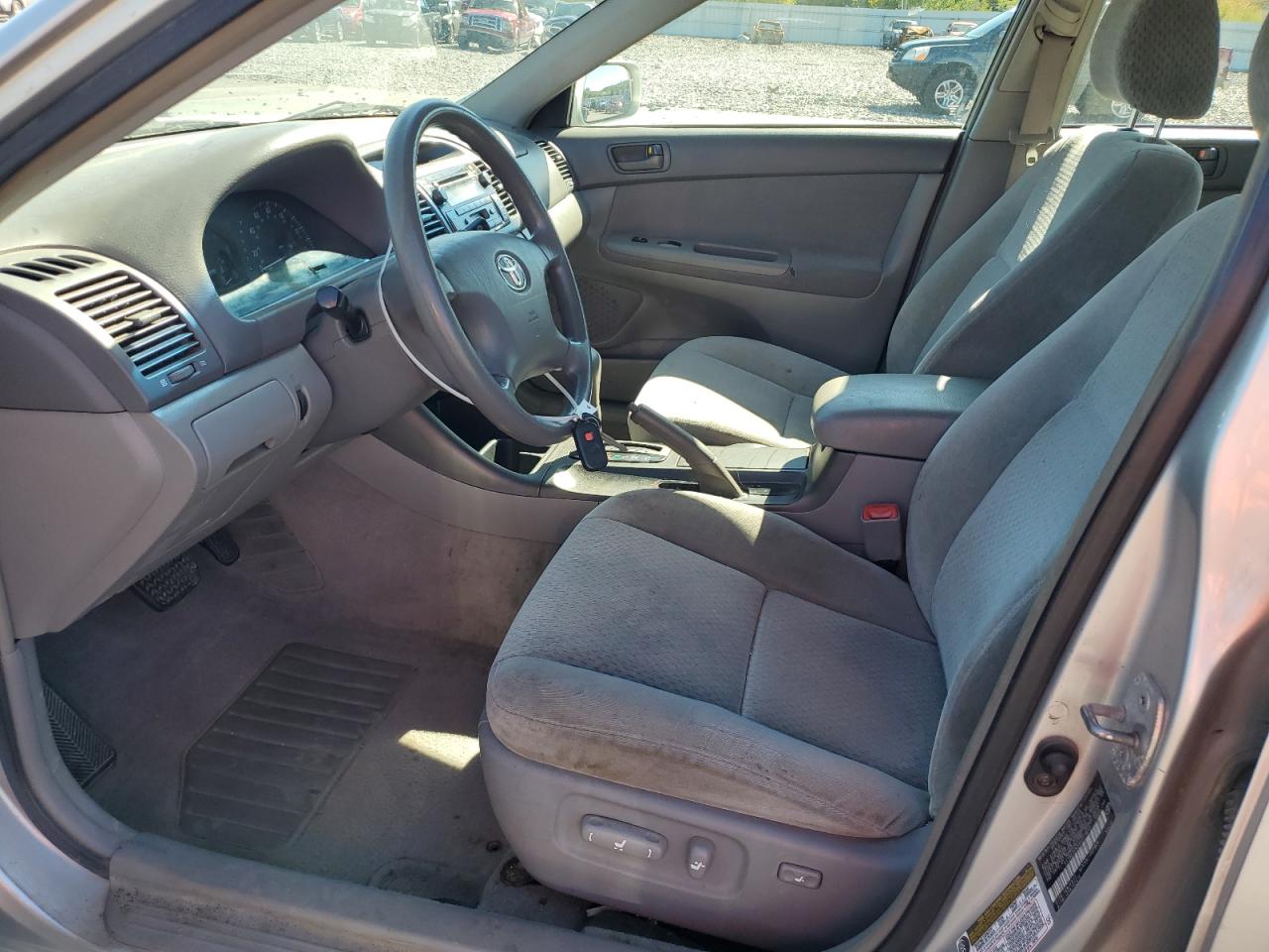 2004 Toyota Camry Le VIN: 4T1BE32K54U371613 Lot: 83926135