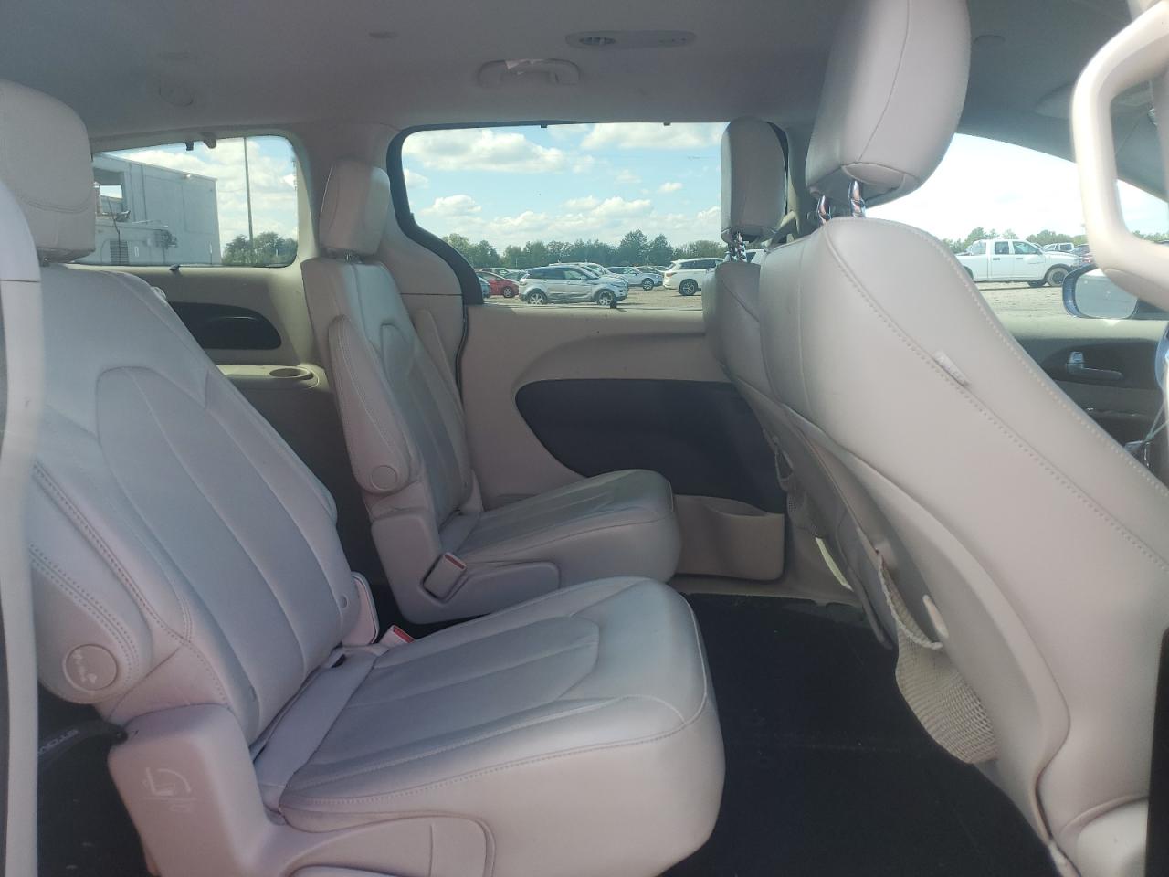 2017 Chrysler Pacifica Touring L VIN: 2C4RC1BG3HR542449 Lot: 81770125
