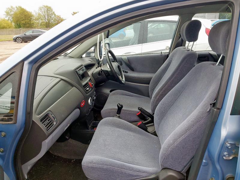 2002 SUZUKI LIANA GLX 