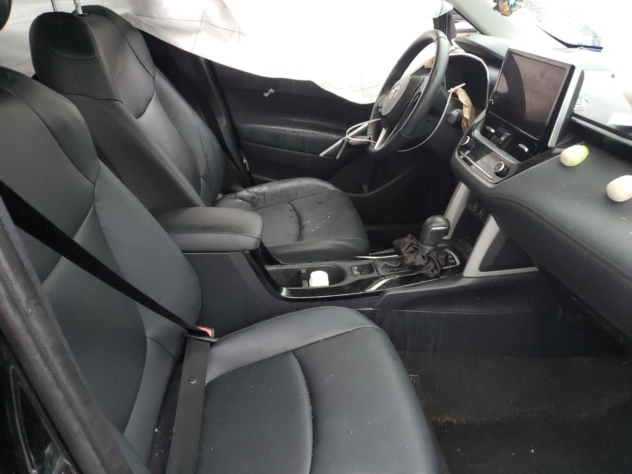 2024 Toyota Corolla Cross Xle VIN: 7MUDAABG6RV102109 Lot: 83763515