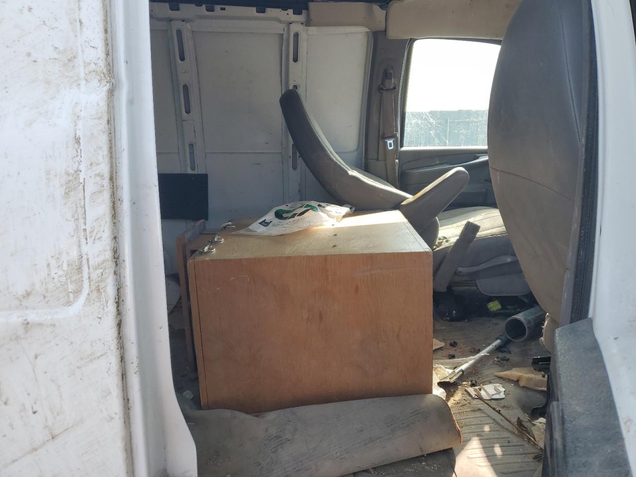 2011 GMC Savana G2500 VIN: 1GTW7GCAXB1146440 Lot: 72003645