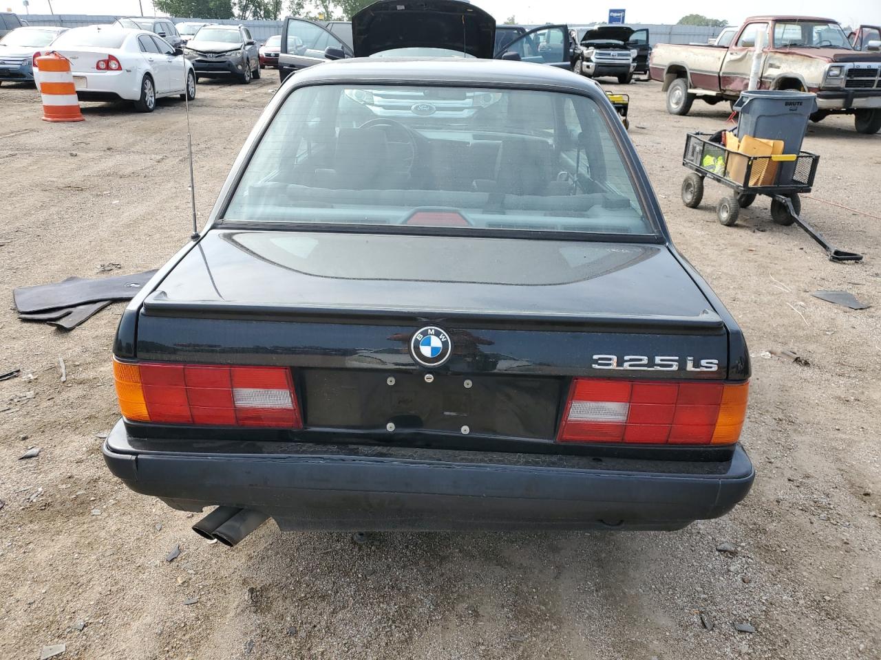 1990 BMW 325 I VIN: WBAAA131XLEC67844 Lot: 70373665