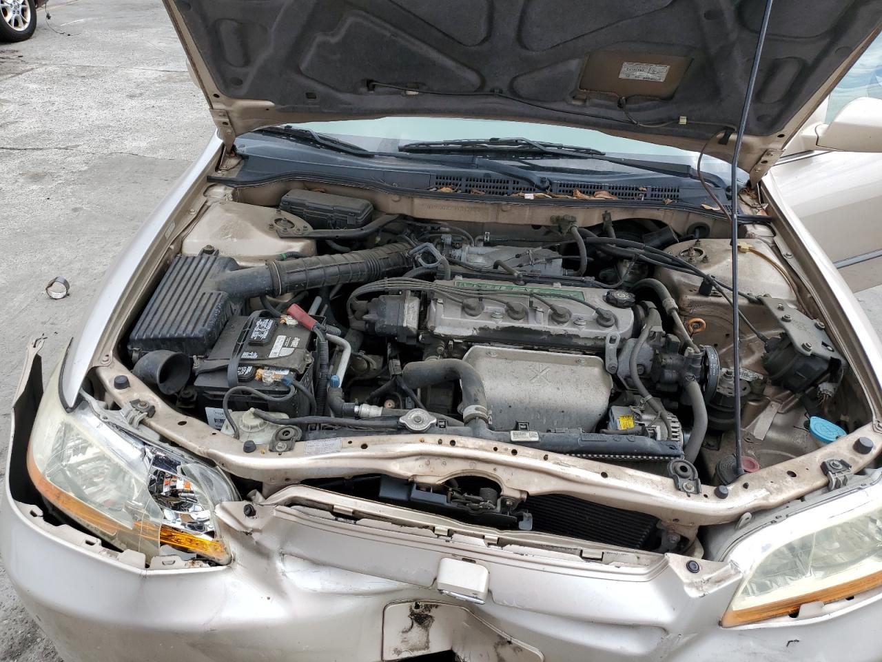 2000 Honda Accord Lx VIN: 1HGCG6658YA047198 Lot: 81601225
