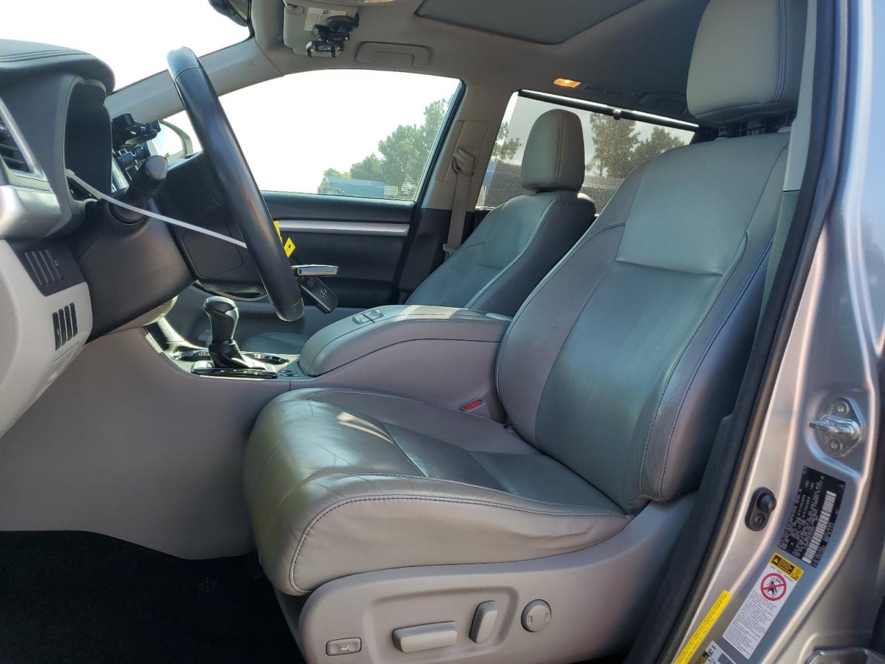 2015 Toyota Highlander Xle VIN: 5TDKKRFH5FS075691 Lot: 81252915