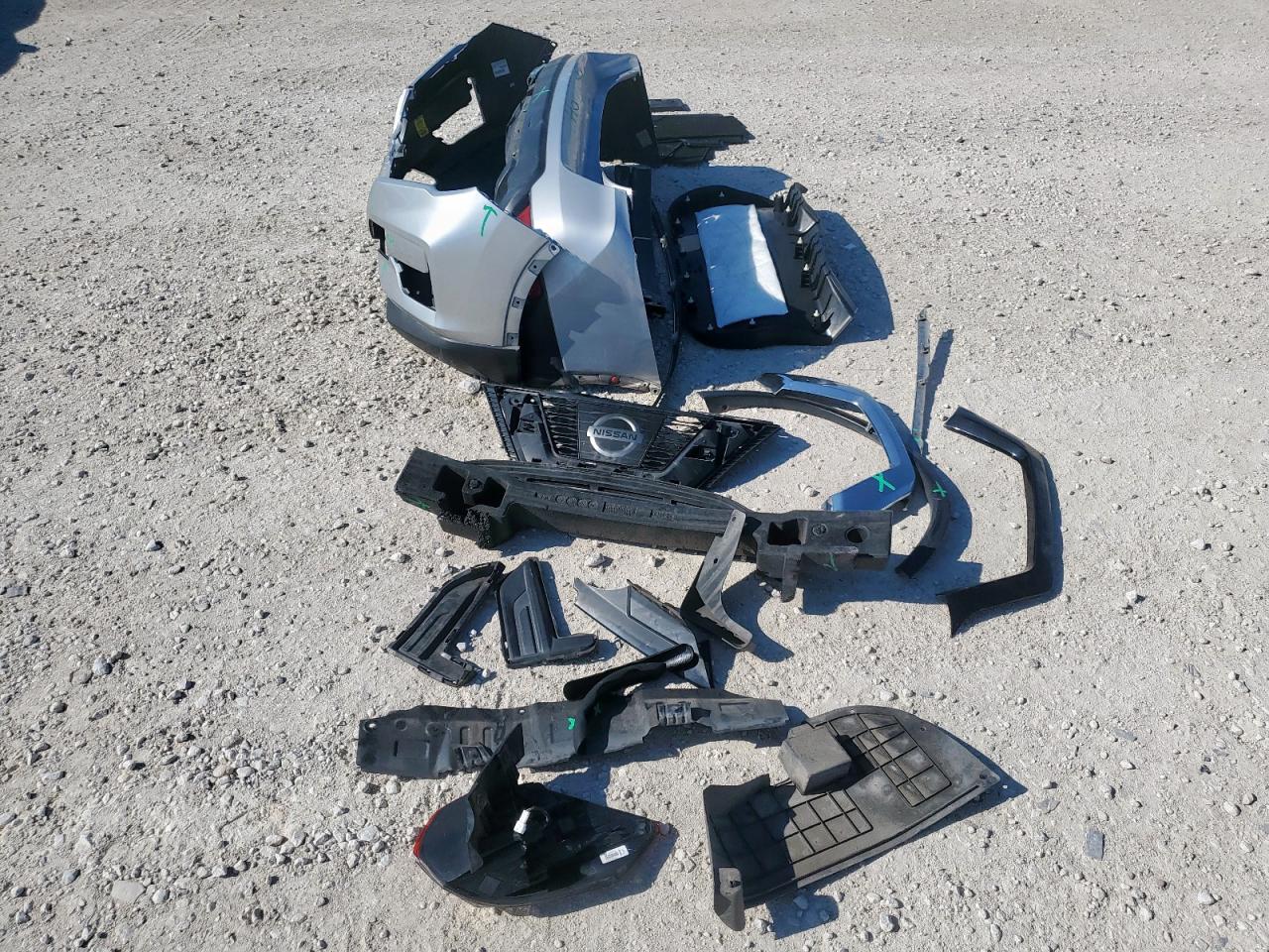 2017 Nissan Rogue S VIN: 5N1AT2MT7HC863136 Lot: 84605235