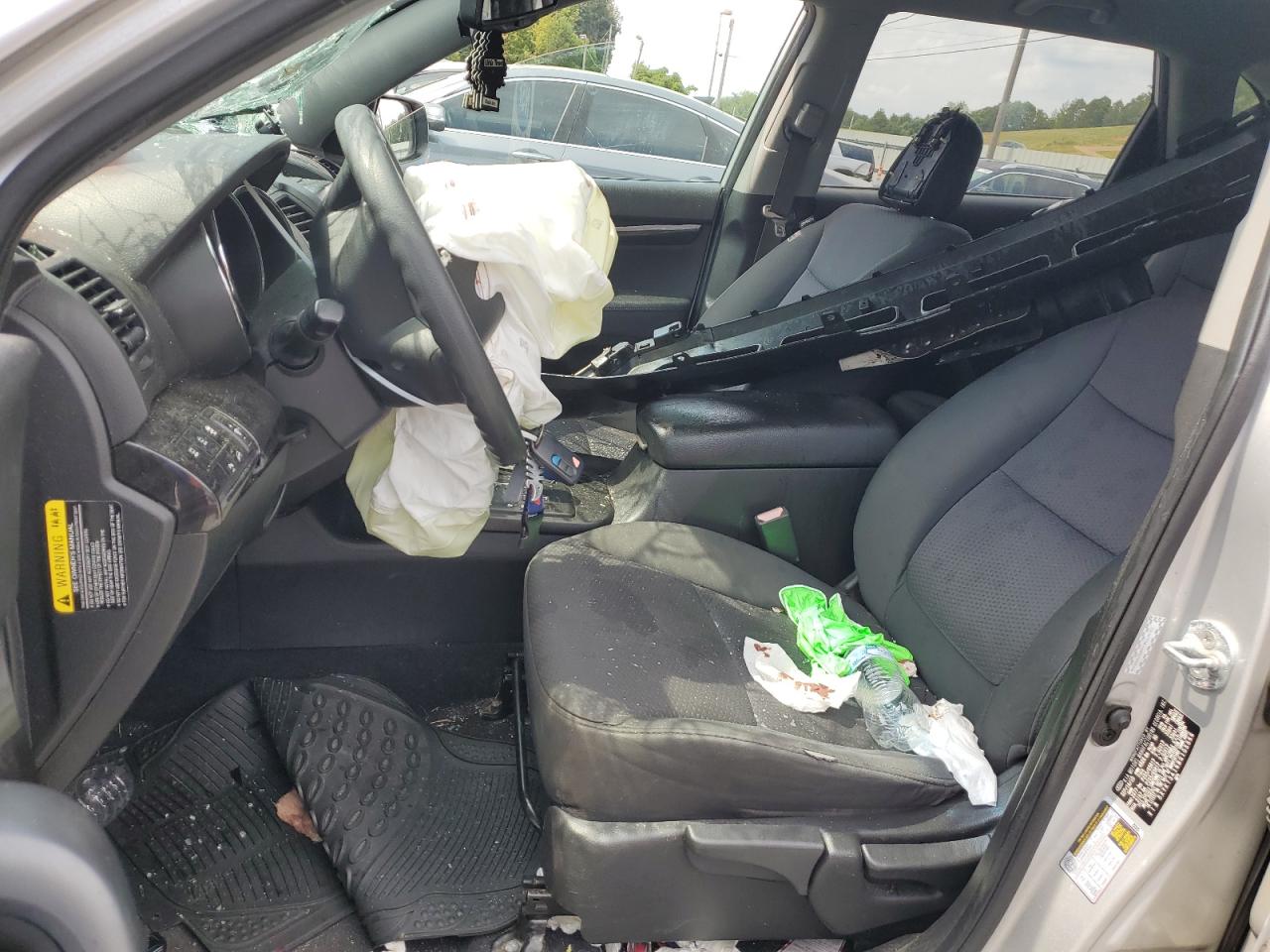 2011 Kia Sorento Base VIN: 5XYKT3A16BG105566 Lot: 81494995