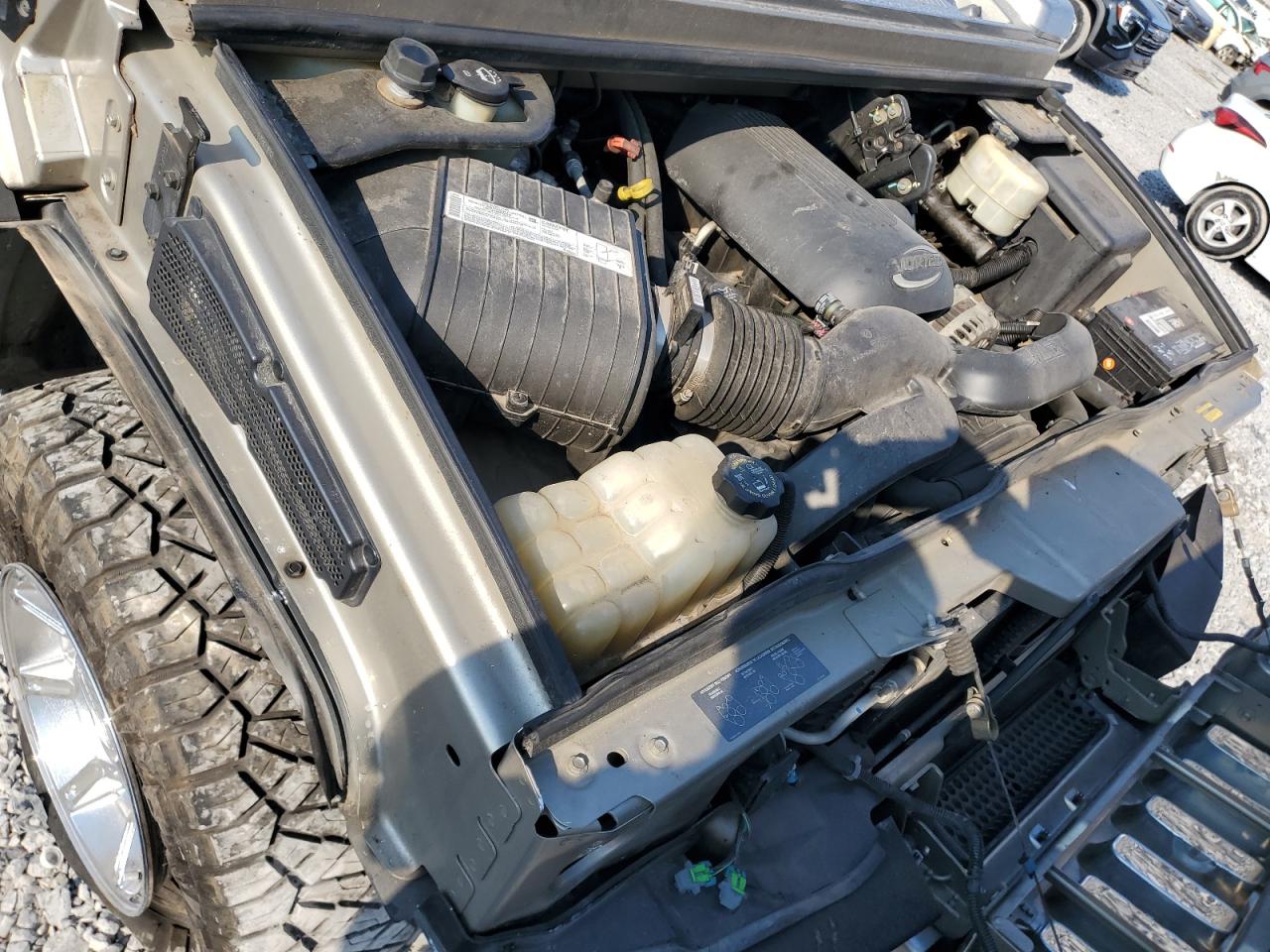 2005 Hummer H2 VIN: 5GRGN23U65H111864 Lot: 81324085